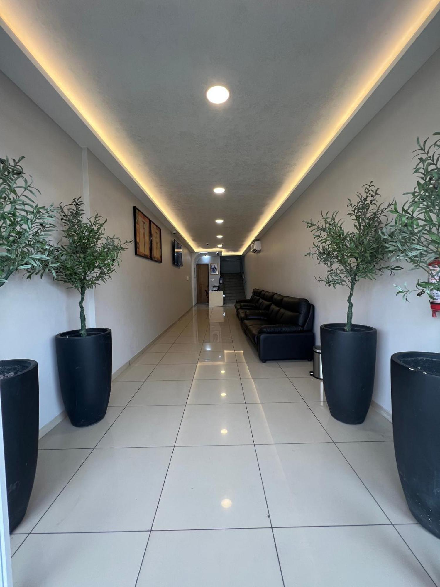 Ixoras Hotel Victoire Kinshasa Eksteriør billede