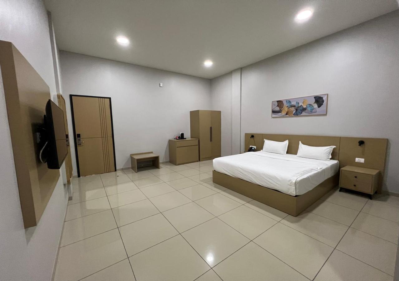 Ixoras Hotel Victoire Kinshasa Eksteriør billede